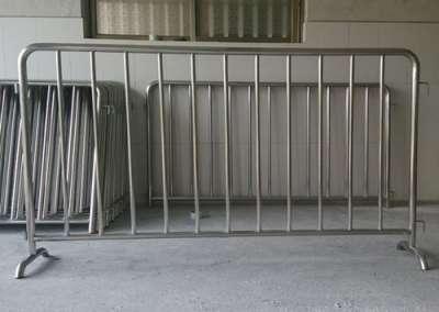 北京通州区九棵树钢结构护栏制作钢结构挡车杆制作安装