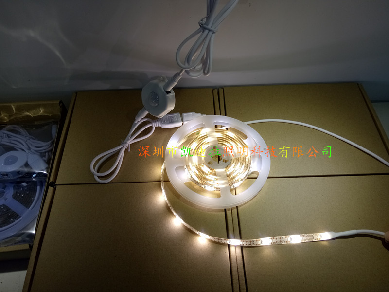 LED智能人体感应灯带3528/30珠低压5V红外光感感应灯带起夜照明