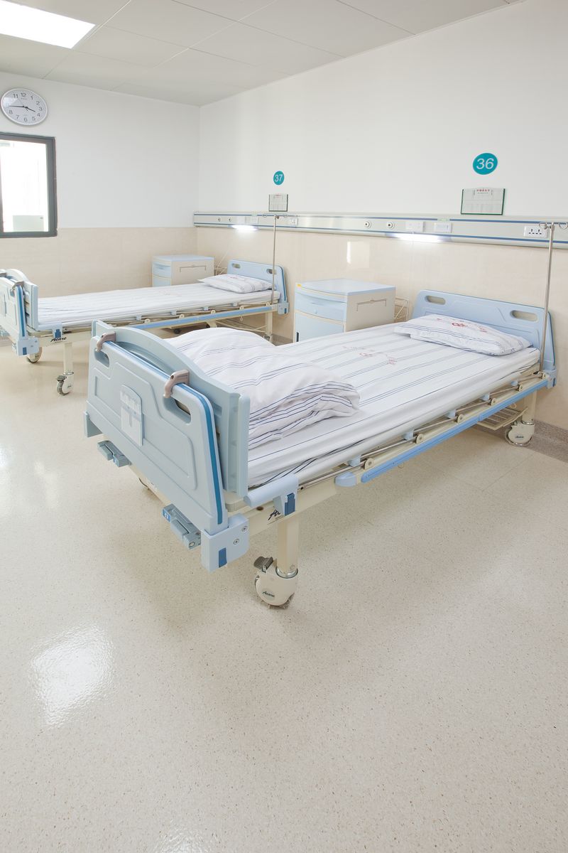 惠州供应防滑吸音PVC地板、医院地板