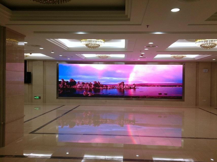 深圳惠众宇室内P2全彩高清LED显示屏厂家直销