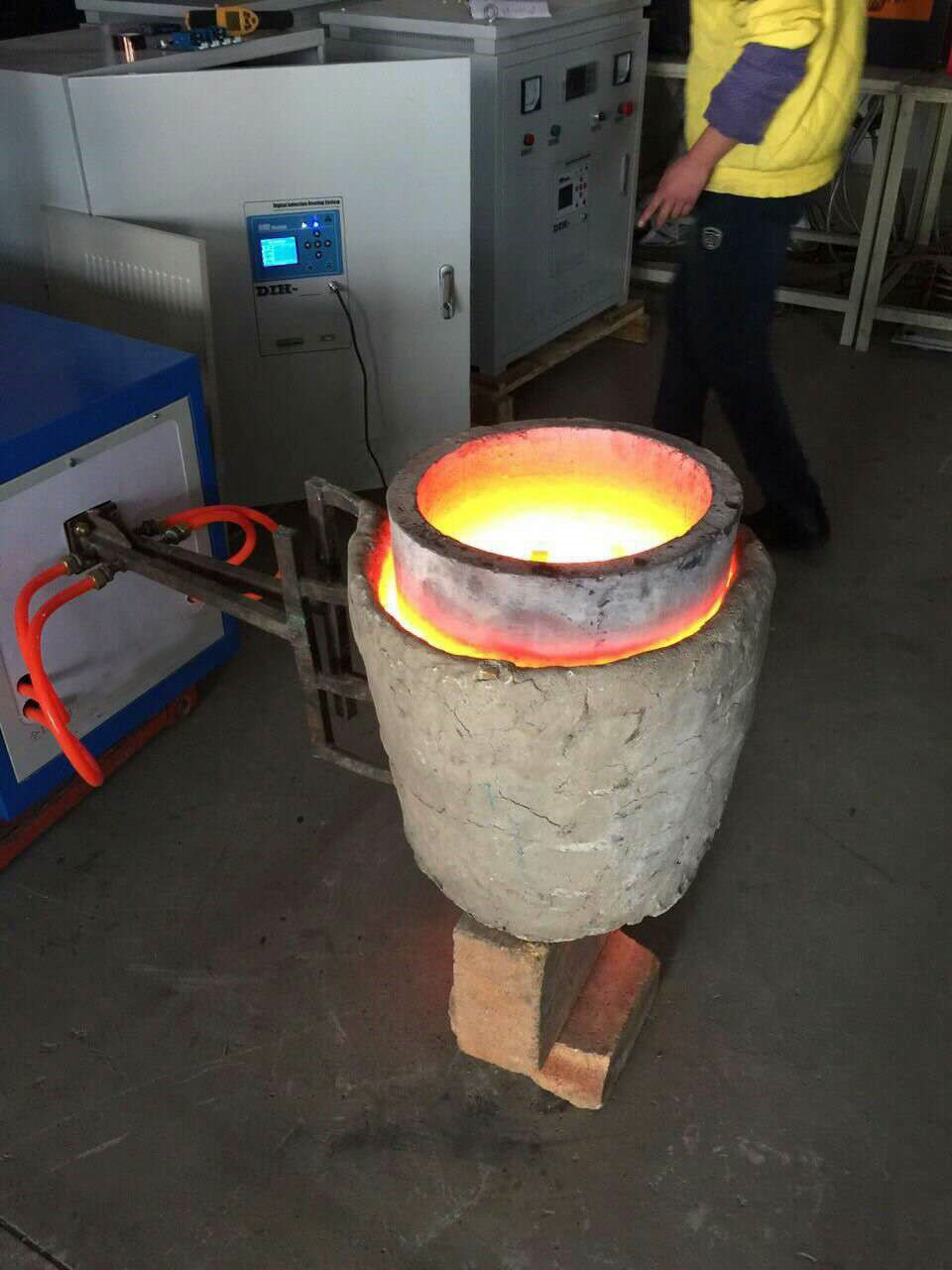 中频感应熔炼炉 废铜熔炼炉 数字坩埚式熔炼炉