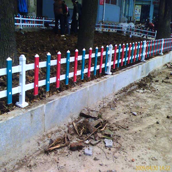 襄阳庭院护栏，新型PVC花坛护栏产品特色