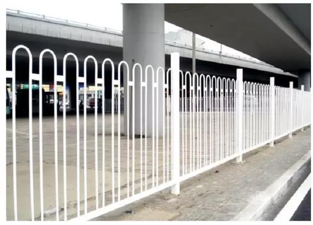 铁马护栏厂家机非隔离栏锌钢质护栏隔离栏道路护栏隔离栏京式护栏交通护栏人行道护栏
