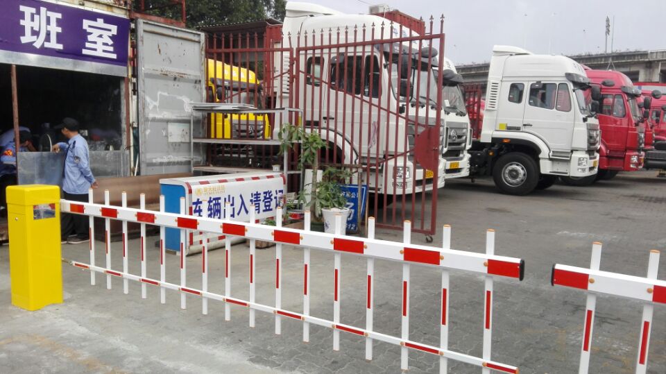 沙井捷顺道闸维修，沙井维修电动道闸，沙井维修道闸换杆