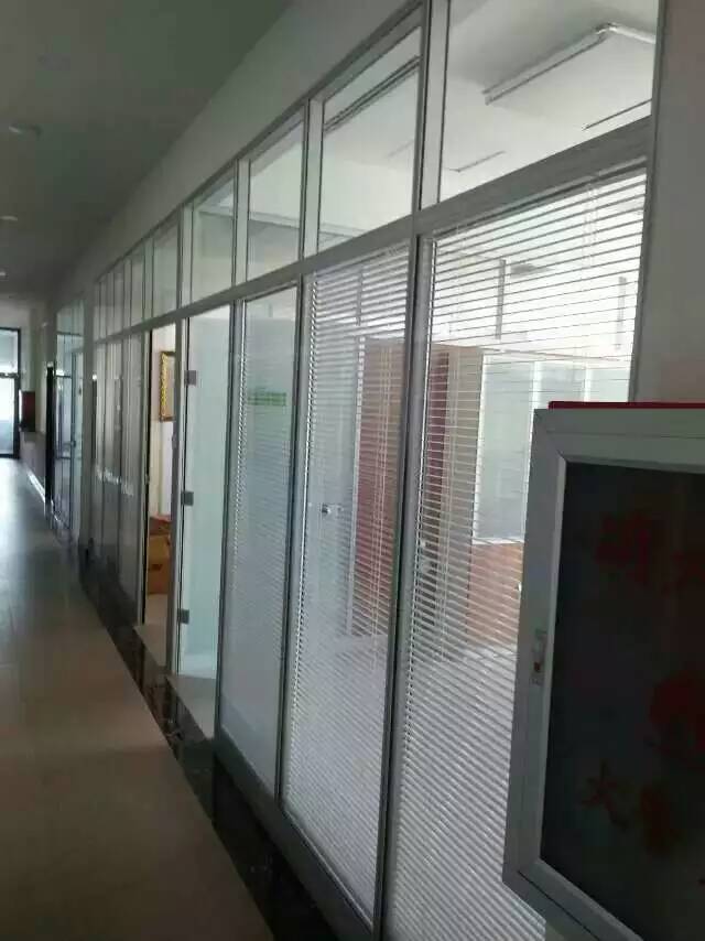 威海玻璃隔断|威海办公隔断|威海百叶高隔间设计安装