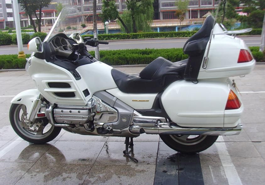 进口摩托车专业批发街霸本田金翼GL1800广东市场报价