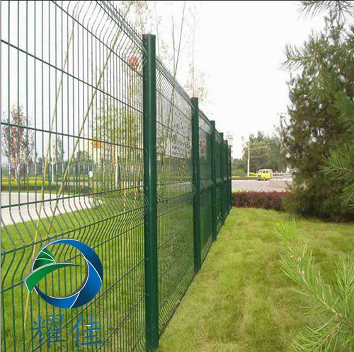 桃型柱护栏网 折弯护栏网价格适中、安装简便-耀佳