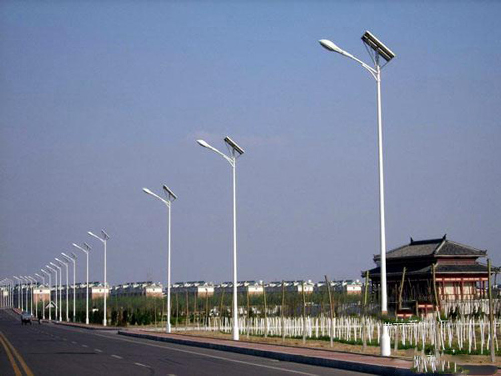 太阳能路灯找 天津灯杆厂家直销6米灯杆20w30w光源太阳能路灯