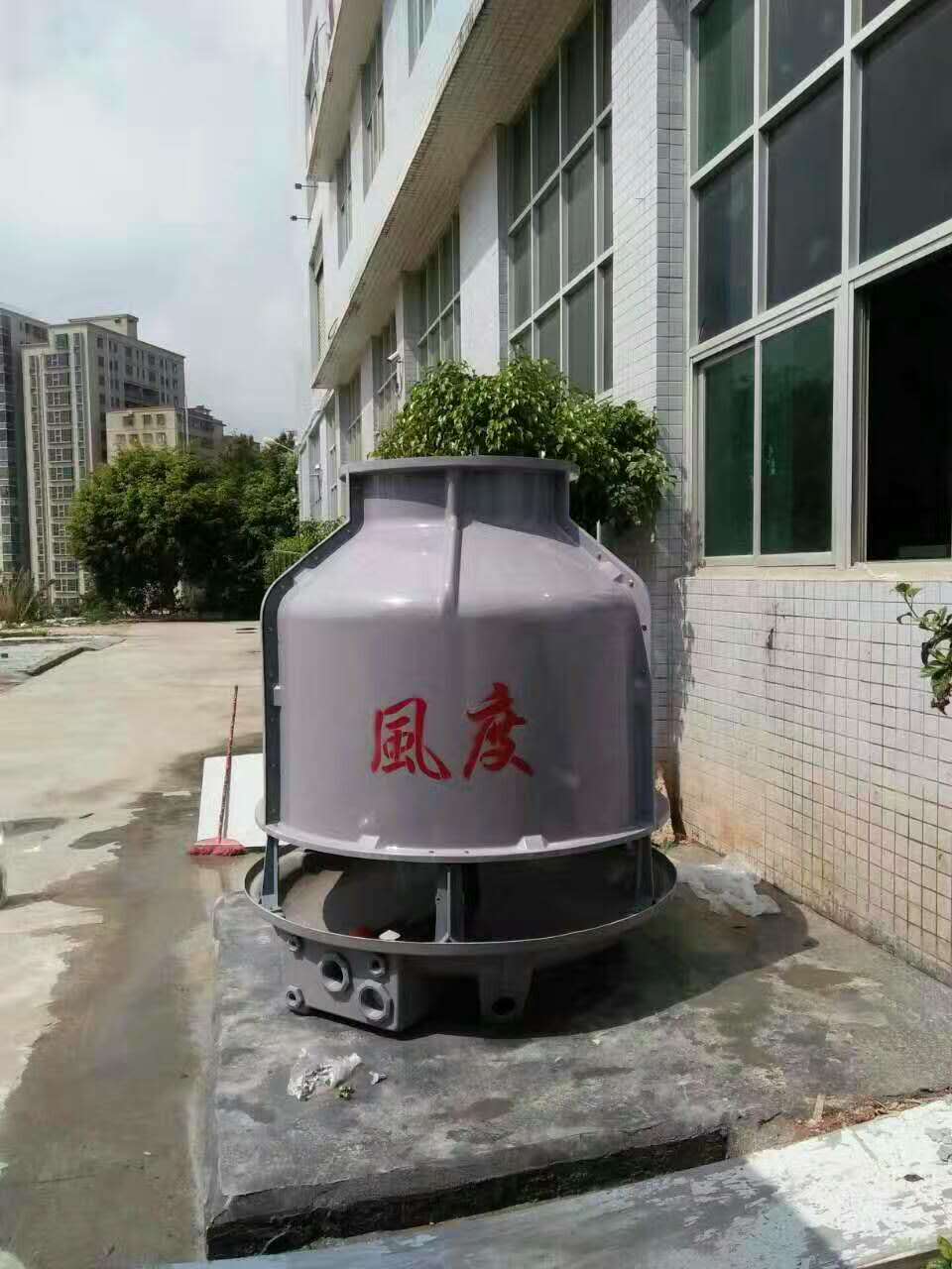 供应广西南宁冷却塔风度牌250吨方塔250T方形横流冷却水塔