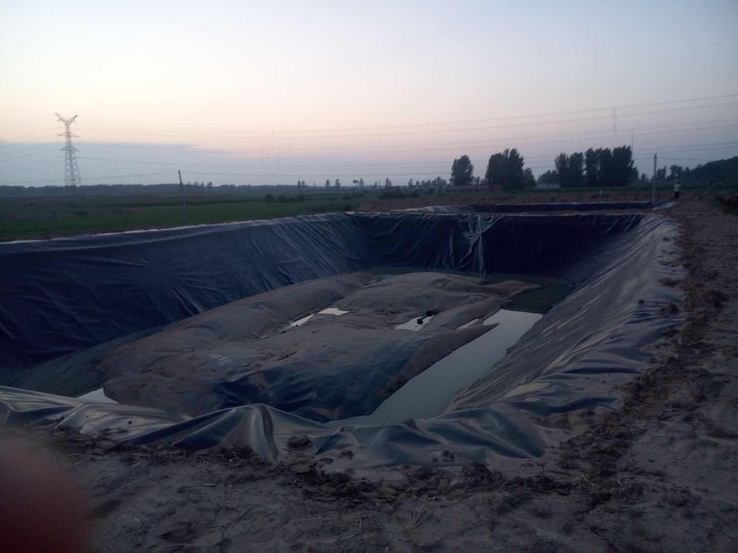 2017新型养猪场污水处理技术 黑膜沼气