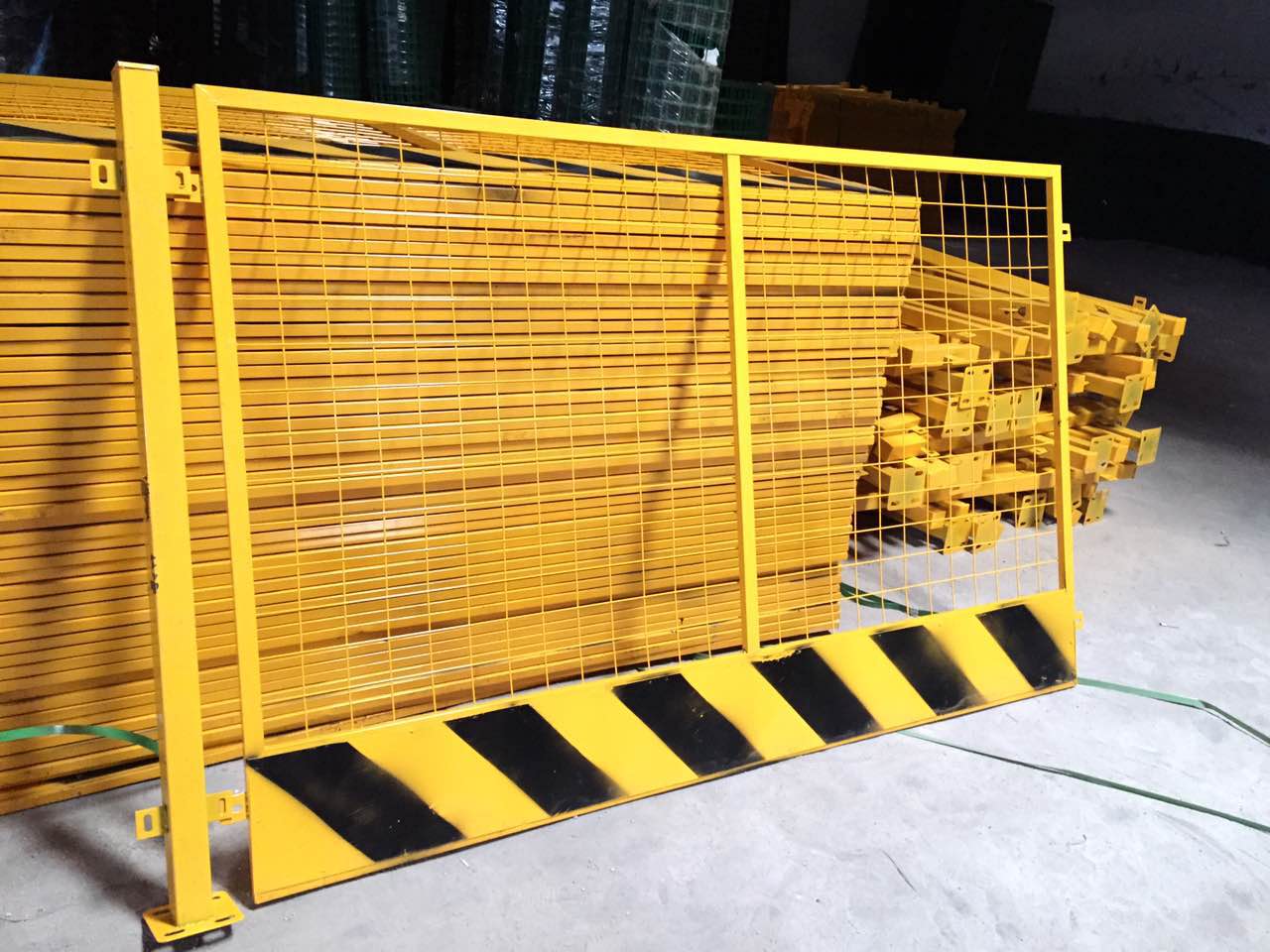 中山建筑护栏定制厂家 生产安装护栏 基坑护栏电梯防​‌‌护栏大量现货佛山护栏超市