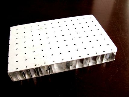 新型声学材料--铝蜂窝吸音板厂家