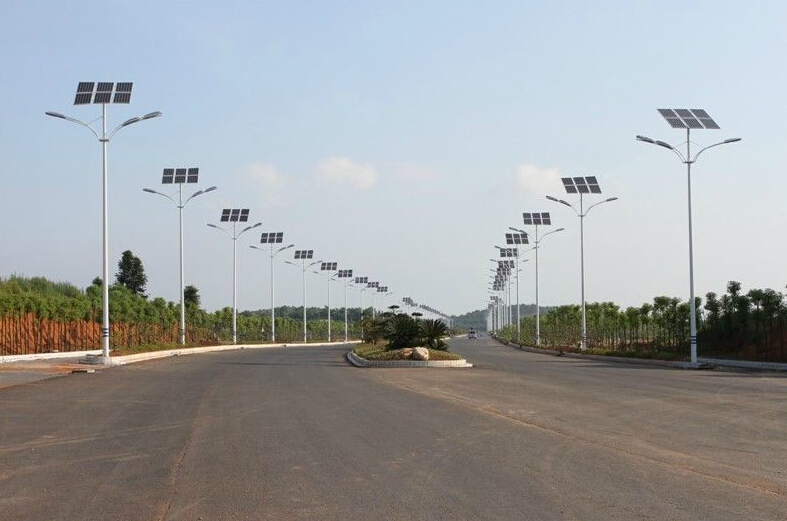 供应河南信阳新农村太阳能路灯6米100瓦厂家包安装的价格