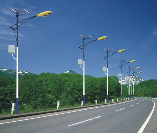 供应云南昆明新农村6米7米5米太阳能路灯厂家包安装的价格