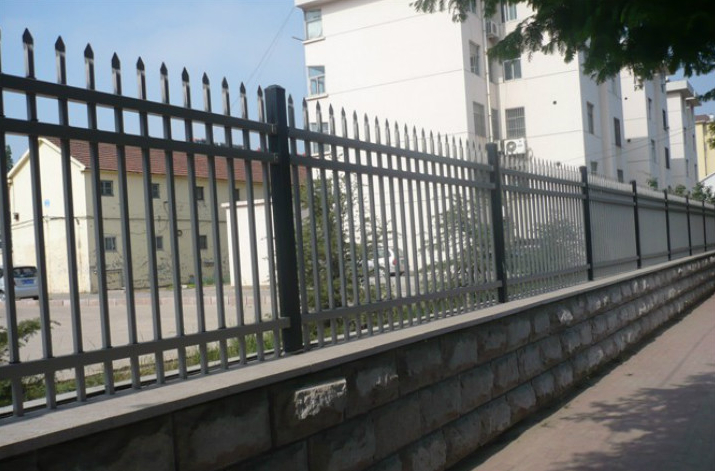 德邦供应四平锌钢围墙护栏