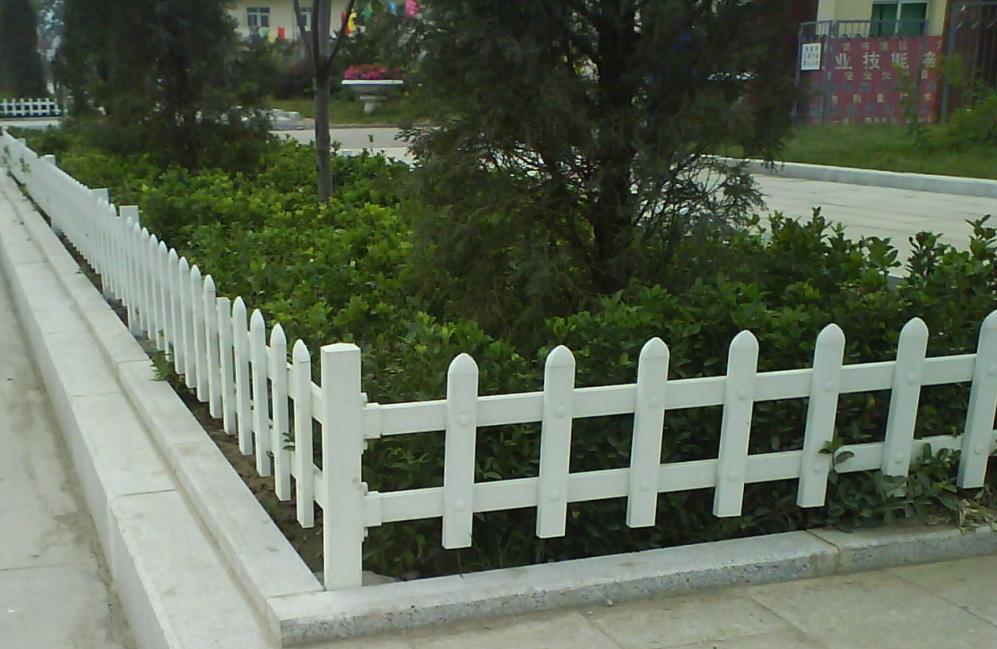 厂家直销庄河PVC小院护栏-德邦制造