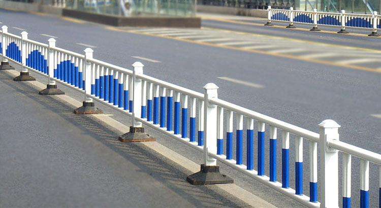 湖北公共场所安全隔离护栏 道路交通围栏 城市交通分流护栏价格