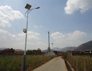 广西岑山县太阳能路灯批发锂电池太阳能路灯供应