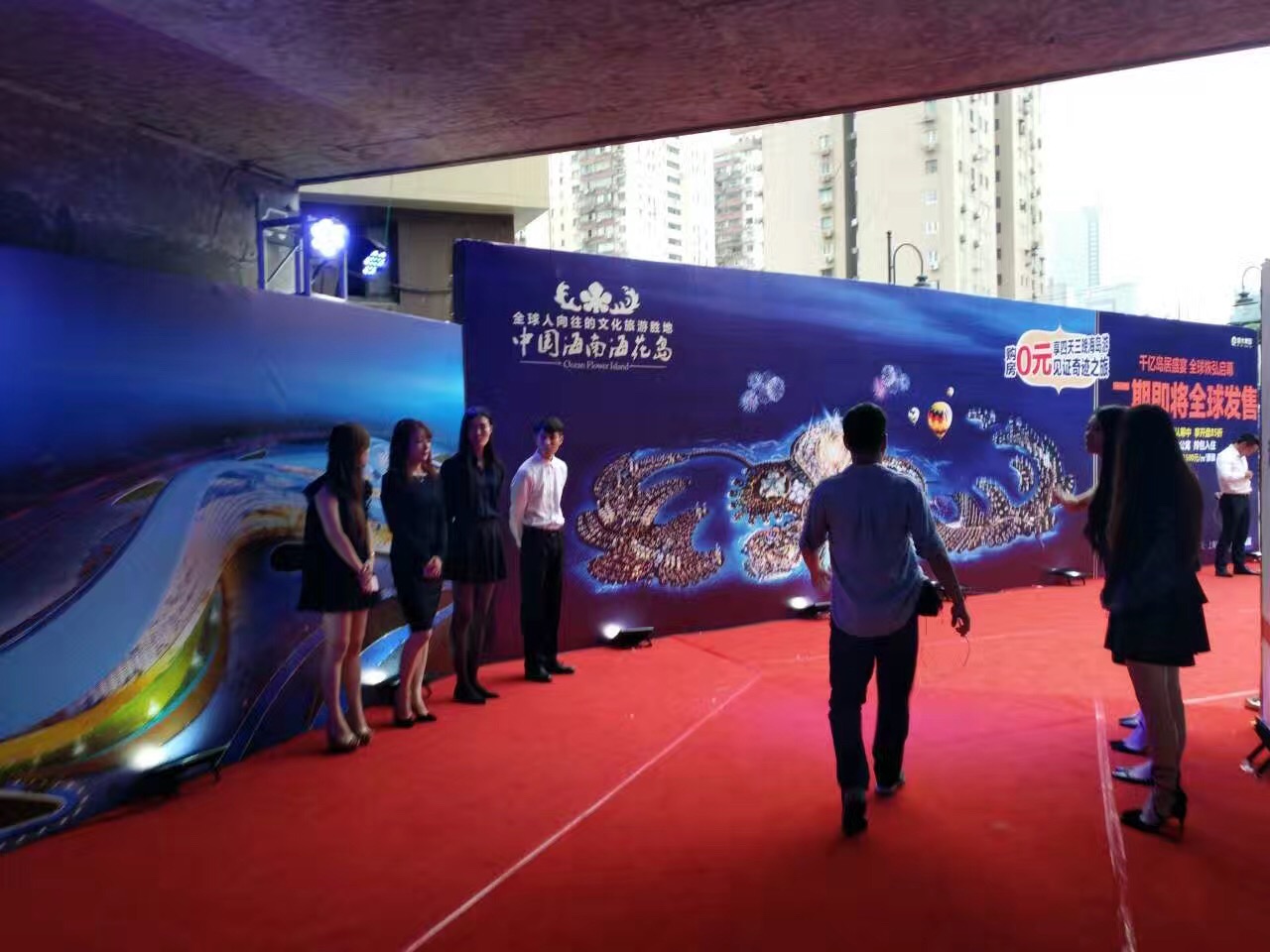 上海桁架喷绘背景板搭建公司