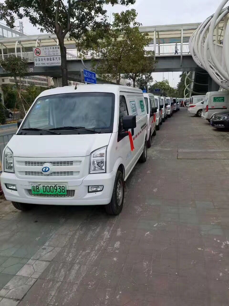 深圳瑞驰新能源纯电动面包车出租销售分期按揭购车