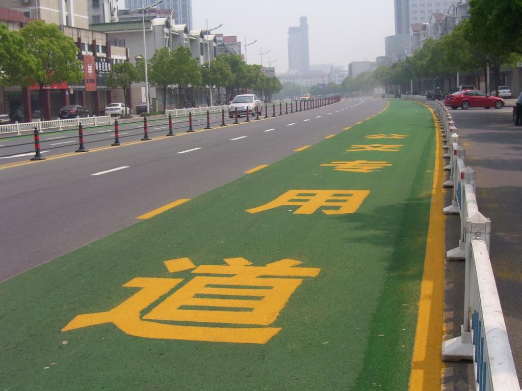 重庆画线公司云阳小区厂区停车场划线