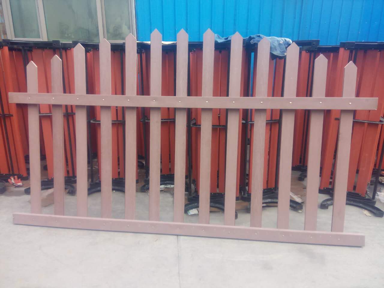 新疆塑木栏杆/新疆户外栏杆抗老化不易褪色/华庭栏杆品质*
