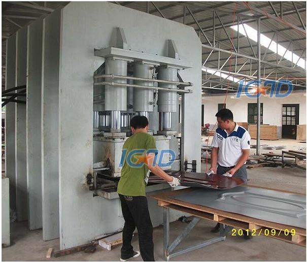 供应3000吨三梁八柱钢质门压花机设备山东优质钢板门压花机压型机