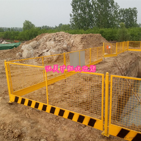 武汉安全防护栏，工地安全防护栏杆，恺美栏杆厂
