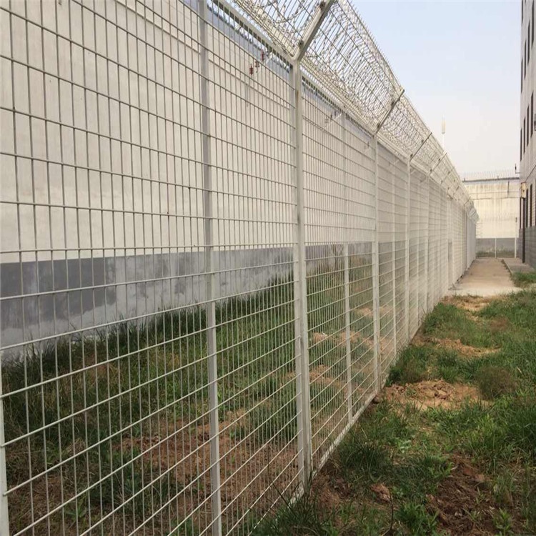 德邦供应抚顺优质白色铁马护栏 /道路施工安全护栏 /临时围栏