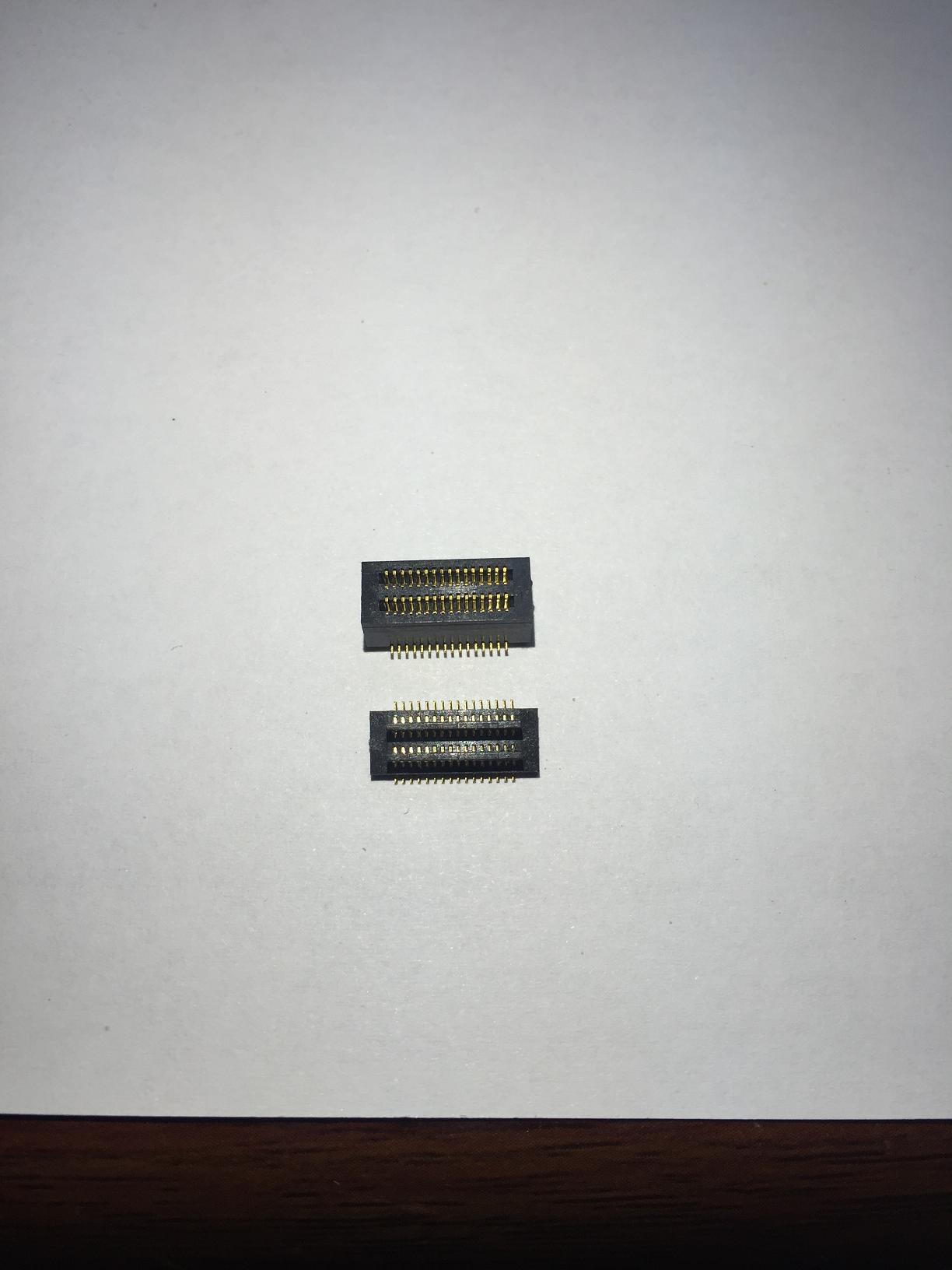 供应0.5mm 32P双槽板对板连接器