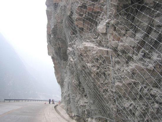 吉林通化防山坡坠落石网高速边坡主动防护网矿山山体防塌方护坡挂网防护钢网