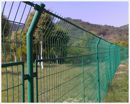 南京护栏厂商￥南京护栏价钱￥南京护栏立柱￥南京护栏安装