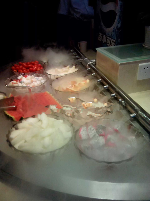 酒泉火锅店用喷雾降温设备对蔬菜水果保鲜