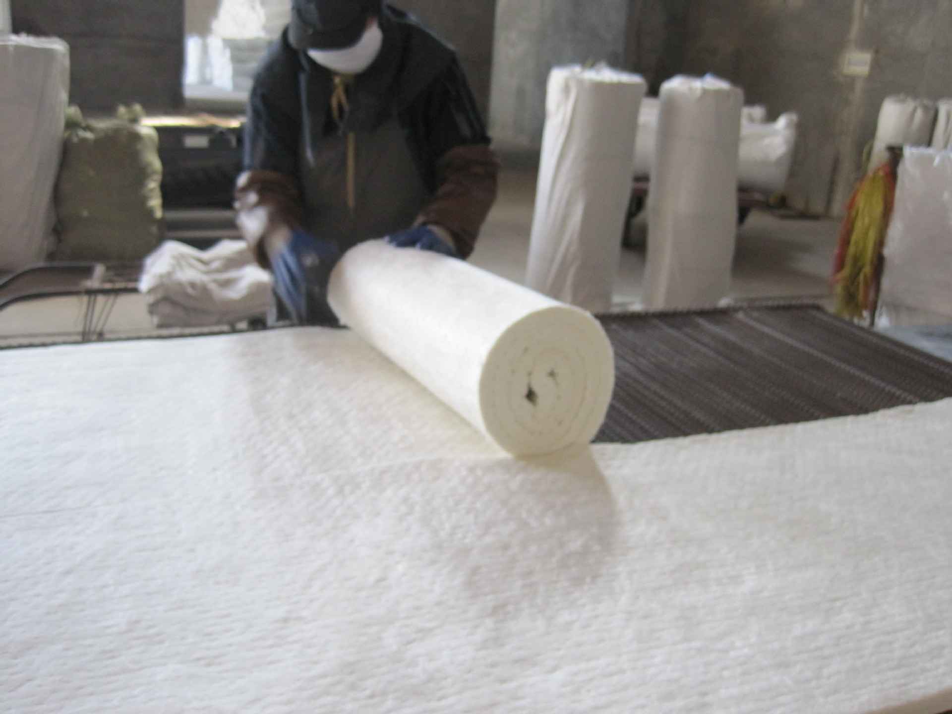 河北热盾陶瓷纤维毯RDGW20厚硅酸铝纤维针刺毯