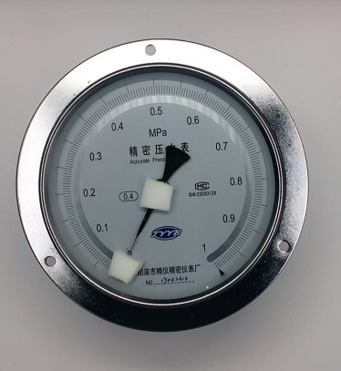 阳泉轴向精密压力表0.4级YB-150ZT面板式精密压力表