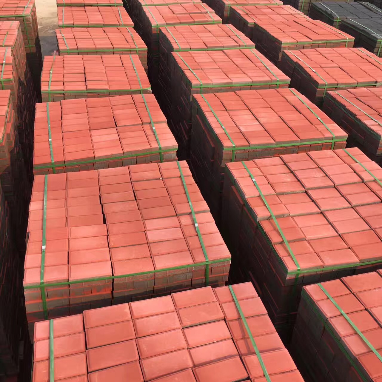 盐城荷兰砖厂家/地址/价格/规格/尺寸 荷兰砖一个平方多少块 面包砖 苏布洛克砖 透水砖 彩砖 广场砖 混凝土路面砖 200x100x60mm