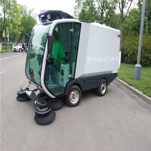 济宁小林清洁XLS-2100驾驶式新能源电动清扫车