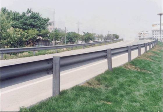 天津市专业生产公路护栏，天津市公路护栏价格