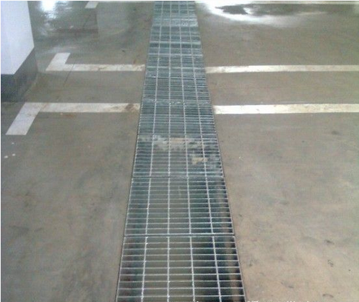 工业遗址维护型护栏网 2米高特殊定制隔离铁栅栏 咨询
