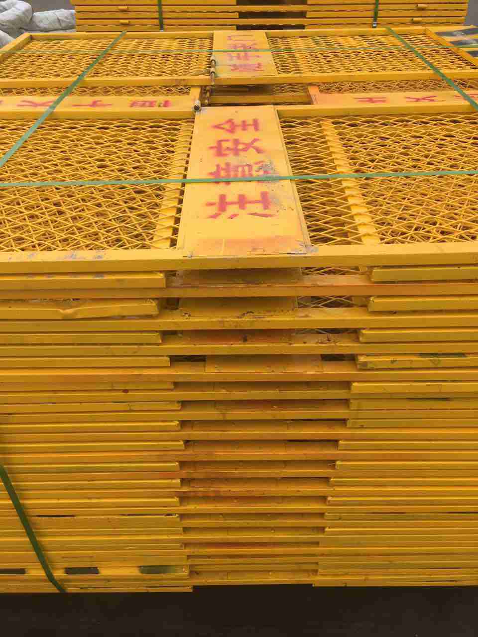 衡水市护栏网价格，安平县耀中金属制品厂护栏网质量好