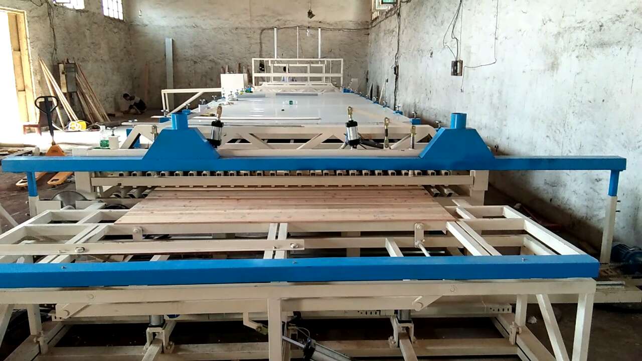 每小时生产60张板的全自动拼板机 杨经理