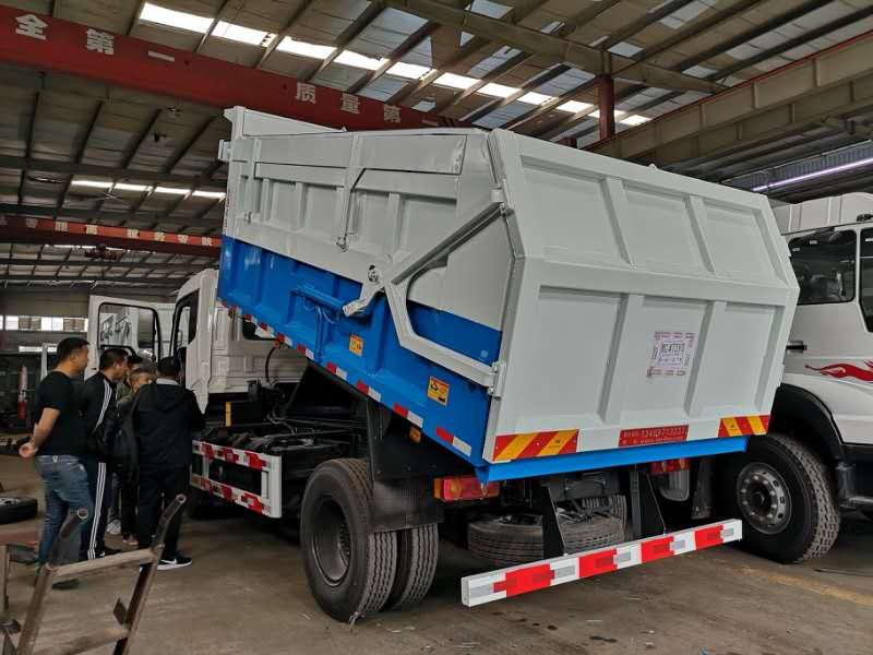 广东惠州天龙25吨拉臂式垃圾车