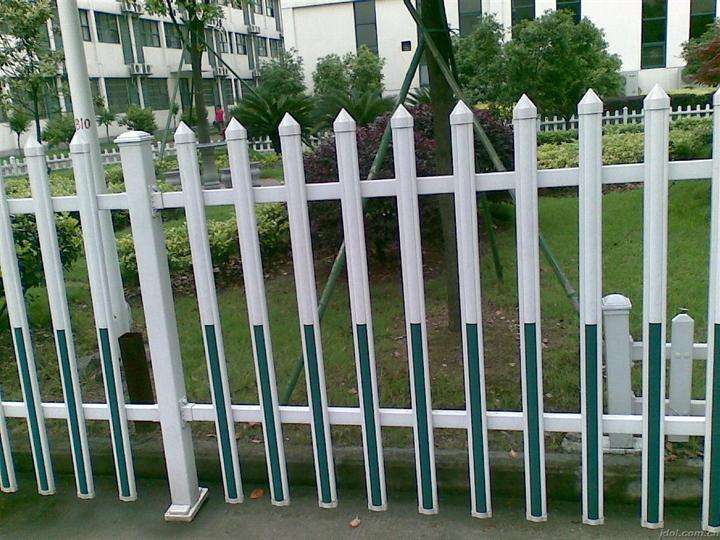 潍坊有哪几家专业的公路护栏厂家|东营**护栏