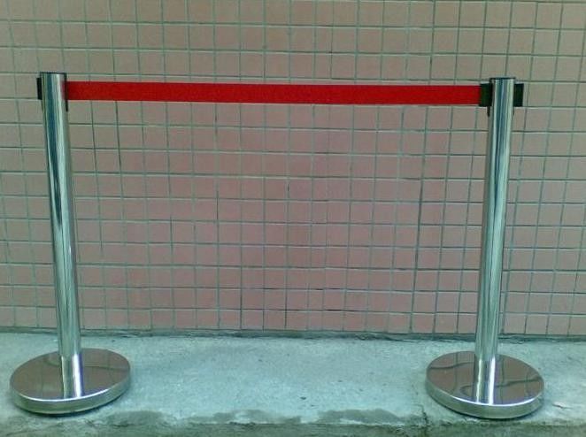 深圳伸缩隔离带1米线红挂绳礼宾栏迎宾栏杆柱出租赁