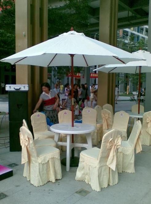 深圳塑胶圆桌啤酒桌塑料圆餐桌休闲洽谈90cm直径圆桌出租赁
