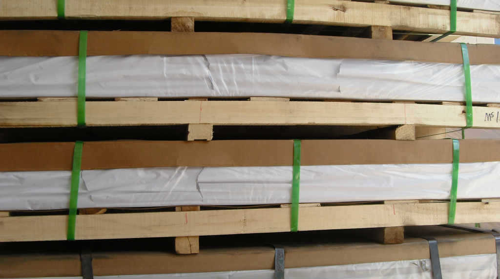 无锡润巨鑫专业供应3003花纹铝板 防锈防滑铝板3003价格 可以零