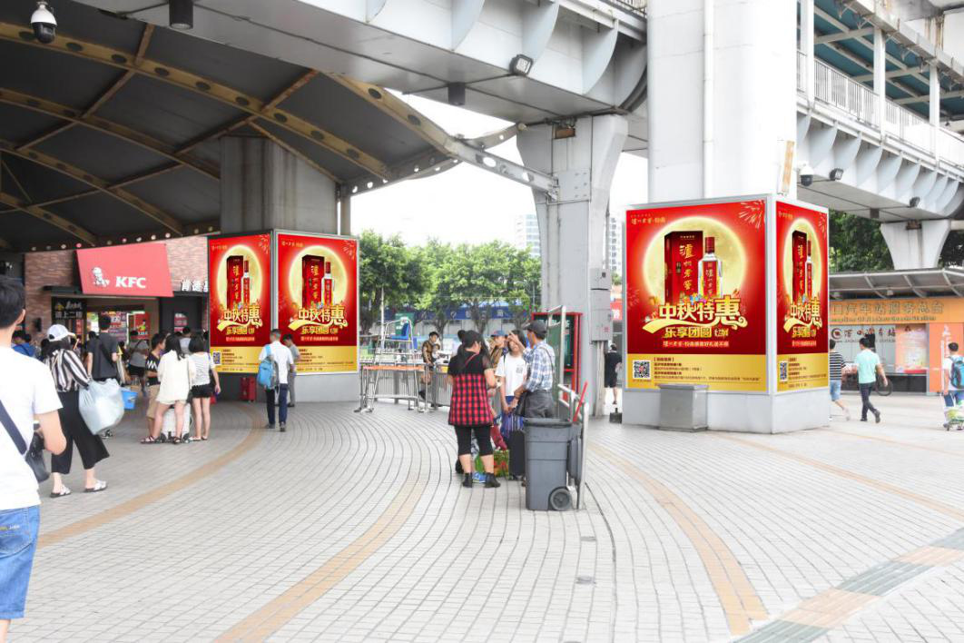 广州滘口客运站大楼广场售票区柱子户外广告