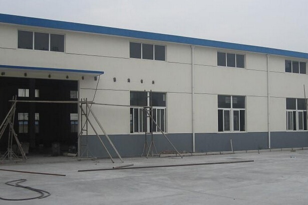 东莞大朗实验室装修公司，溶剂型和无溶剂环氧地坪漆的差异