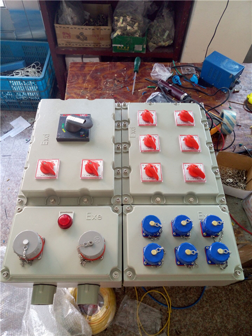 BXX51-8K粉尘防爆动力检修配电箱