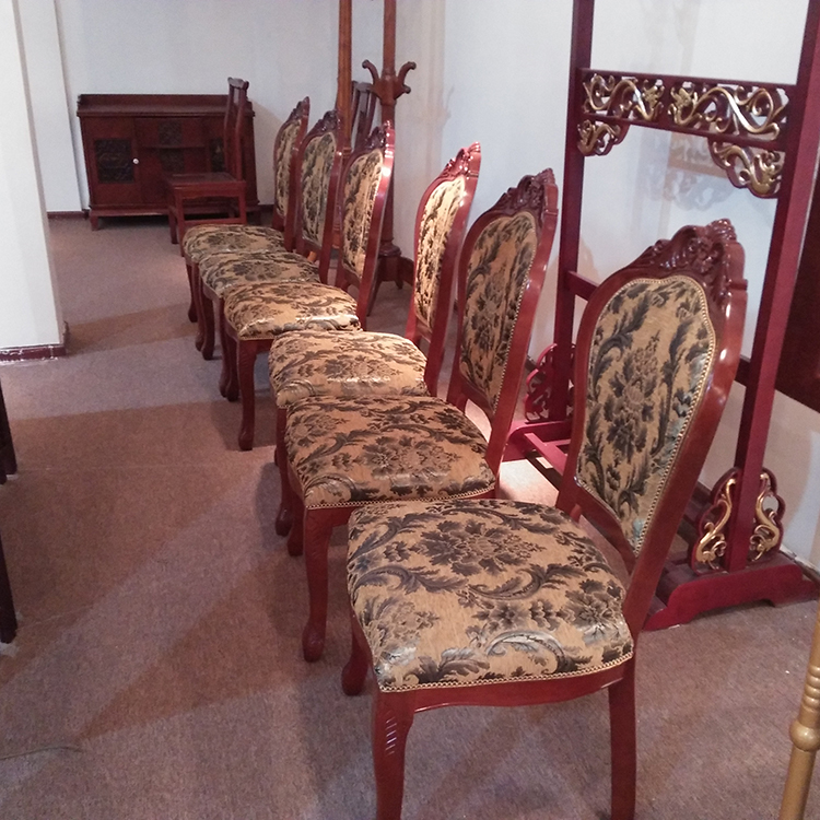 山东凯琦家私厂家直销现代简约小户型客厅家具实木餐桌椅
